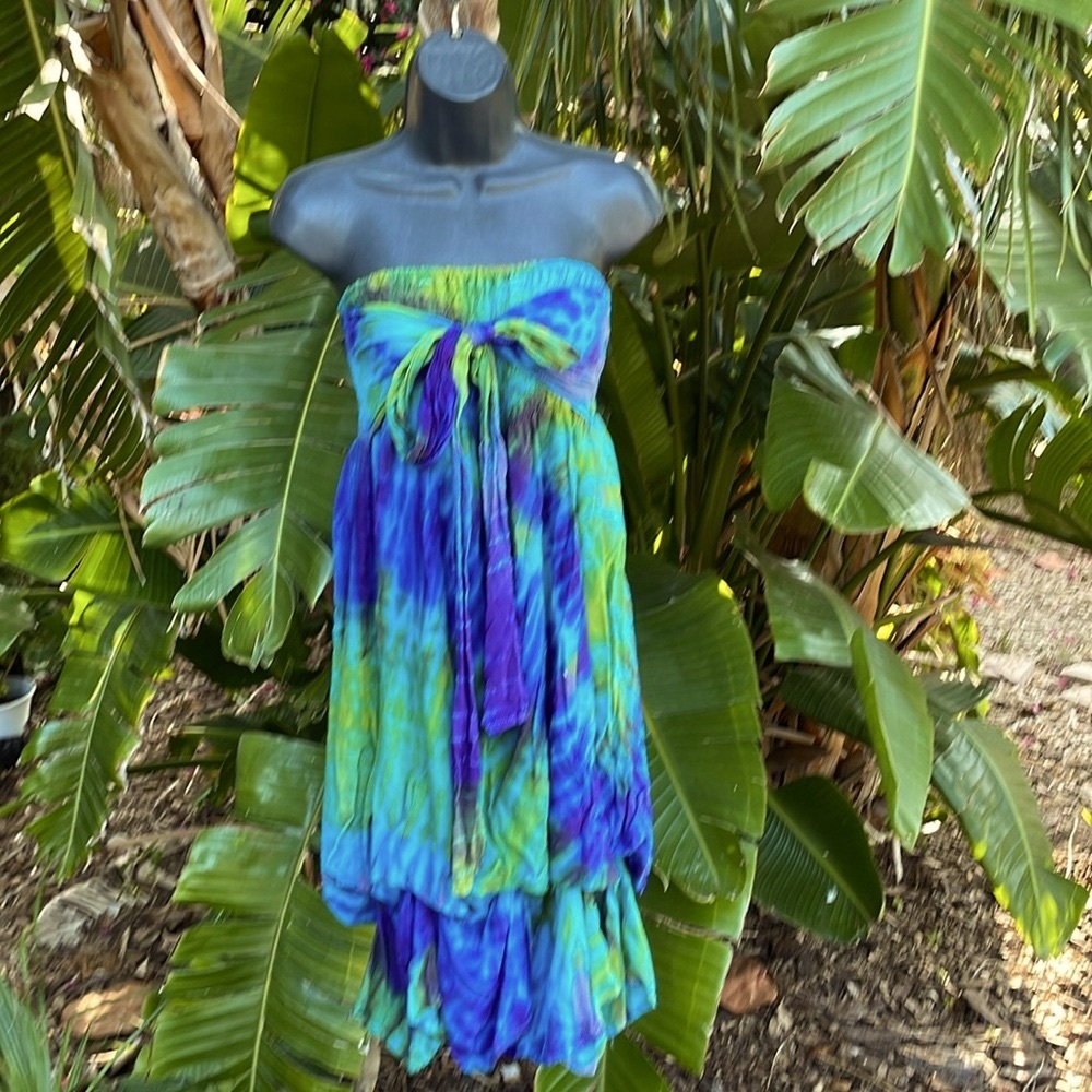 convertible, strapless, tie dye dress, or skirt with bow